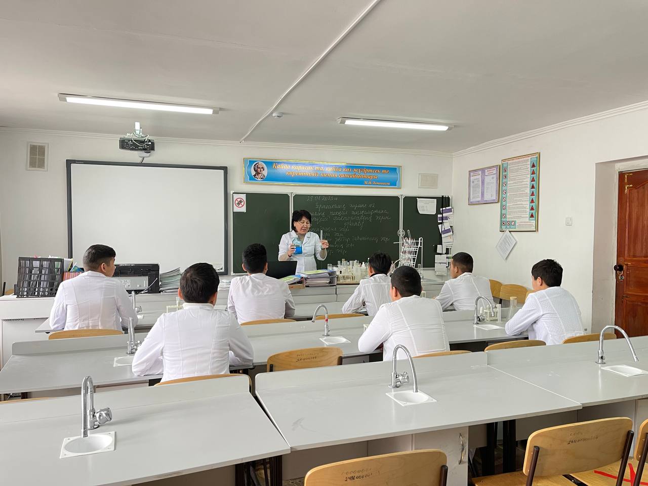 f9a09e97-cb00-40b5-8d21-1812be518b96